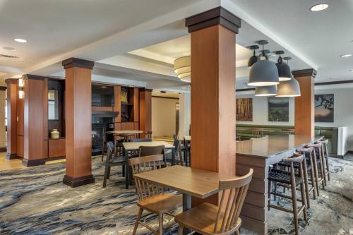 Fairfield by Marriott Inn & Suites Texarkana - 레스토랑