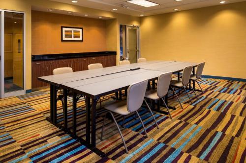 Fairfield by Marriott Inn & Suites St. Louis Westport - 회의실/연회장