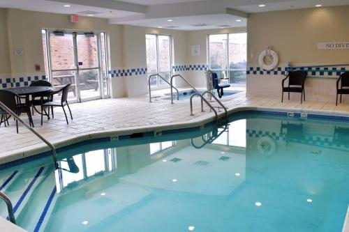 Fairfield Inn & Suites Indianapolis East - image 14