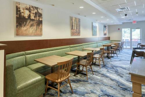 Fairfield by Marriott Inn & Suites Harrisburg West - 식음료(F&B)