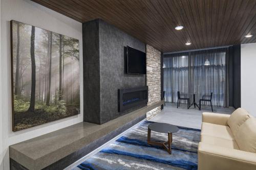 Lobby, Fairfield Inn & Suites by Marriott St. Louis Downtown near Campbell House Museum