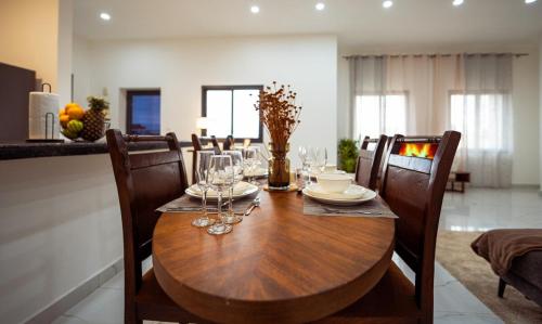 Charming & refined apartment in Либревиль
