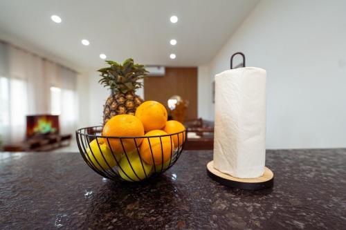 Charming & refined apartment in Либревиль
