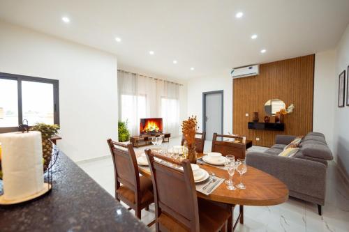 Charming & refined apartment in Либревиль