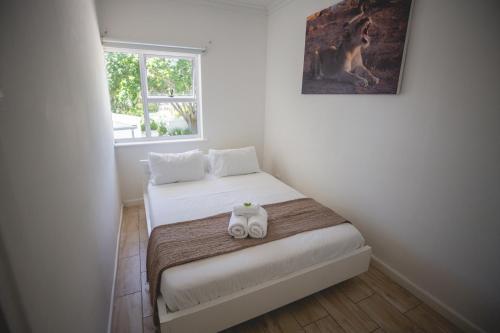 1 double bed, 1 twin bed