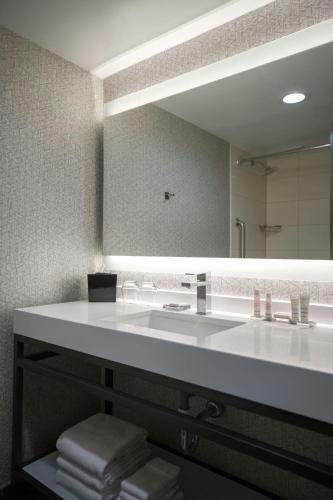 Chicago Marriott Schaumburg - image 7
