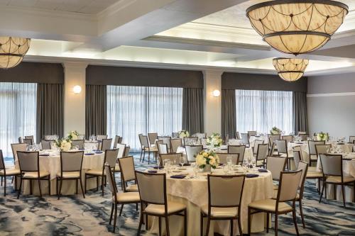 Four Points by Sheraton Norwood Conference Center Four Points by Sheraton Norwood Conference Center