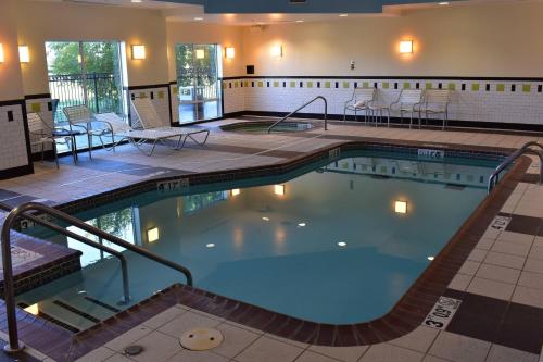 Fairfield by Marriott Inn & Suites Muskogee - 수영장