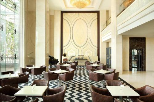 パブ/ラウンジ, フォーポイント バイ シェラトン メダン (Four Points by Sheraton Medan) in メダン