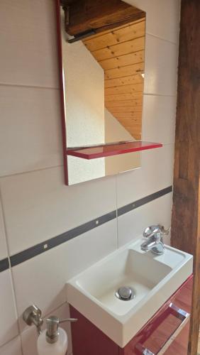 Cozy studio with Roof Terrace for 3, Curych (fotografie 9)