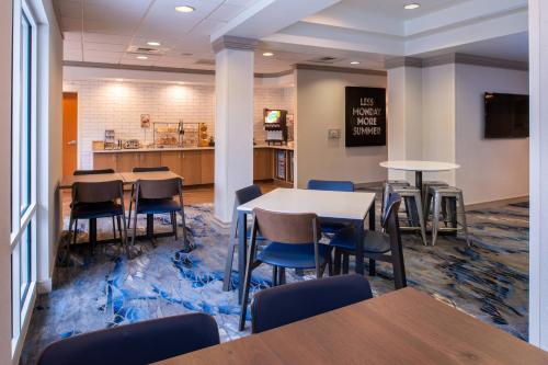 อาหารและเครื่องดื่ม, Fairfield by Marriott Inn & Suites High Point Archdale in อาร์คเดล (NC)