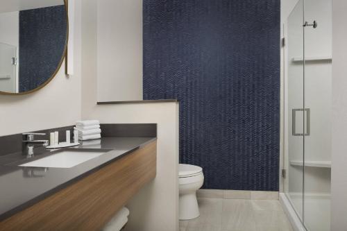 Fairfield Inn & Suites by Marriott Santa Rosa Rohnert Park - image 10