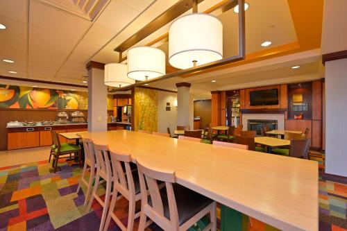 餐廳, Fairfield by Marriott Inn & Suites Williamsport in 威廉斯波特