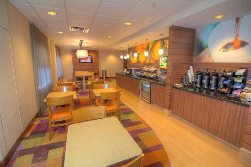 Fairfield by Marriott Inn & Suites West Palm Beach Jupiter - 레스토랑