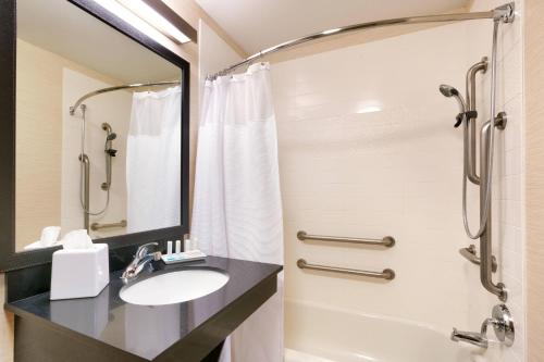 King Suite with Sofa Bed and Adapted Tub - Mobility and Hearing Accessible