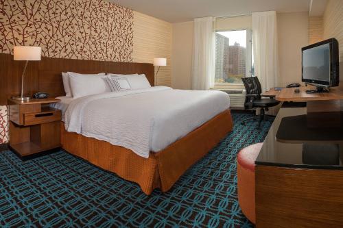 Fairfield Inn & Suites New York Manhattan/Downtown East - image 8