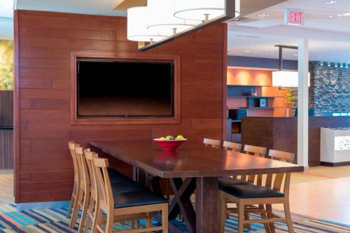Fairfield Inn & Suites by Marriott Indianapolis Fishers - image 2