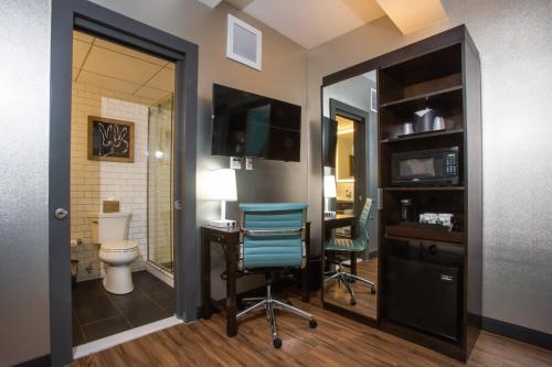 Fairfield Inn & Suites by Marriott Philadelphia Downtown/Center City - image 2