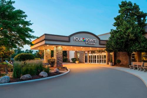 Four Points by Sheraton Chicago O'Hare in Schiller Park, USA