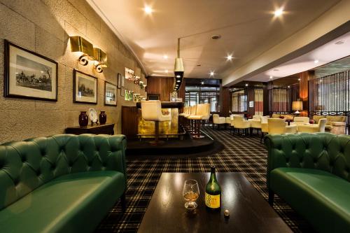 Bar/ Salón, Hotel Grao Vasco in Viseu