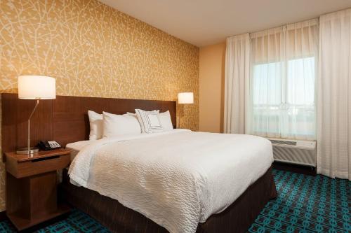 King Room room in Fairfield Inn & Suites by Marriott Houston Northwest/Willowbrook