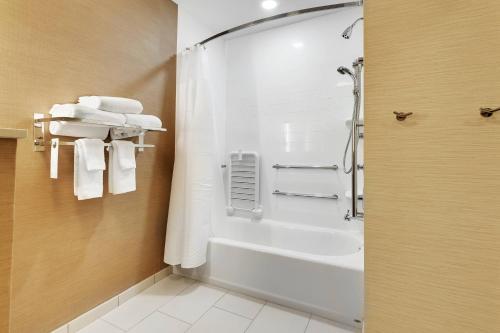 King Suite room in Fairfield Inn & Suites by Marriott Houston Northwest/Willowbrook