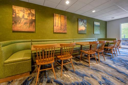 Fairfield by Marriott Inn & Suites Slippery Rock - 식음료(F&B)