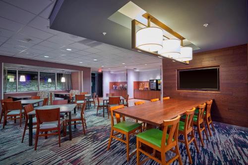 Fairfield Inn & Suites by Marriott Grand Mound Centralia - image 2