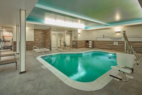 Fairfield by Marriott Inn & Suites Grand Mound Centralia - 수영장