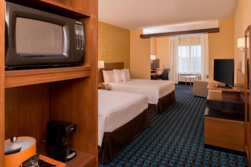 Fairfield Inn & Suites by Marriott Huntington - image 9
