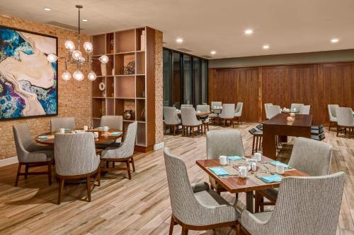 North Charleston Marriott - image 2