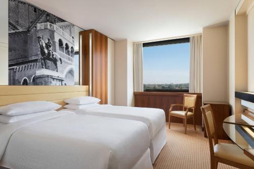 2 twin beds