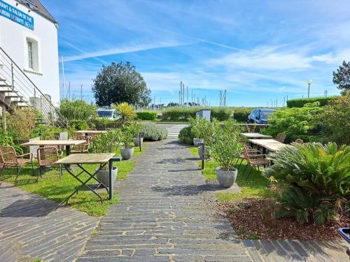 Hôtel Restaurant Les Ormes The Originals Relais (Relais du Silence) - image 7