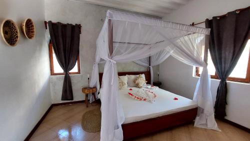 Mawimbi Bungalows – Nungwi, OK