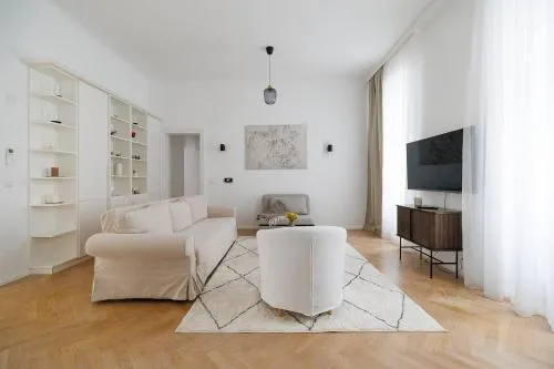 Ultra Spacious 3-Bedroom 3-Bath Steps from Vienna's Historic Heart in Wien, Österreich