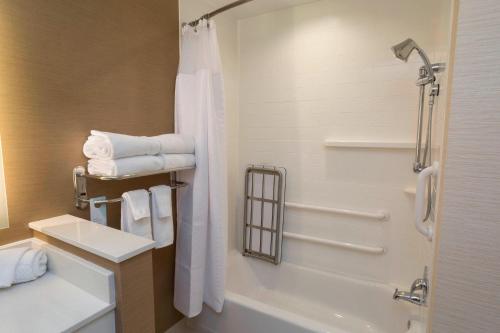 Fairfield Inn & Suites by Marriott Geneva Finger Lakes - image 12