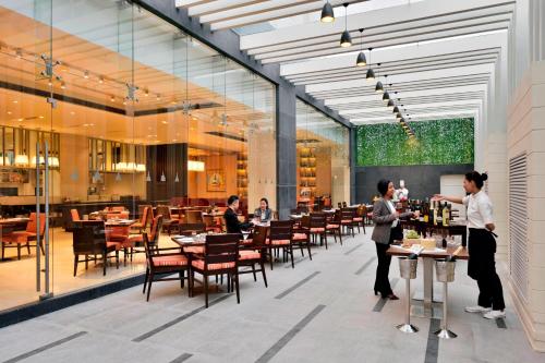 مطعم, فيرفيلد باي ماريوت كاتماندو (Fairfield by Marriott Kathmandu) in كاتماندو