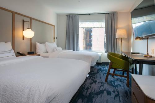 Guest room, 2 Queen room in Fairfield Inn & Suites by Marriott Pittsburgh Downtown