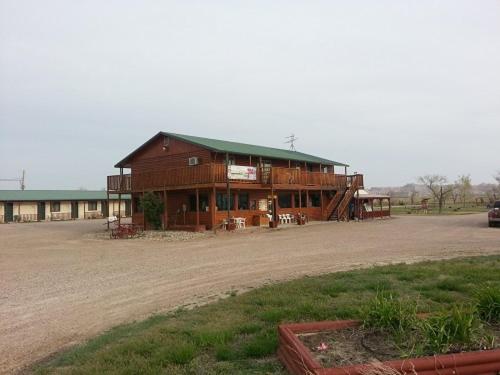 Badlands Hotel & Campground 5