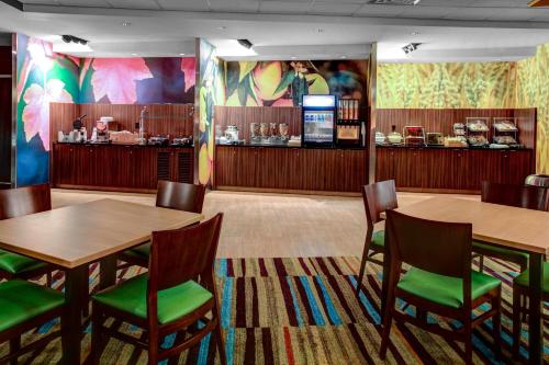 Fairfield Inn & Suites by Marriott Lansing at Eastwood - image 12
