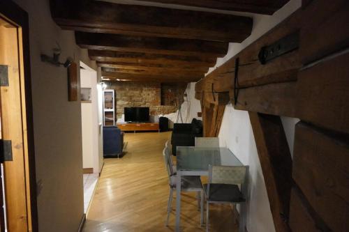 Vintage barn one-bedroom flat, Riga (foto 2)