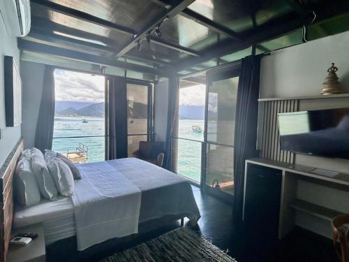 1819 Marine Hotel Room Type - Superior Suite with Sea View