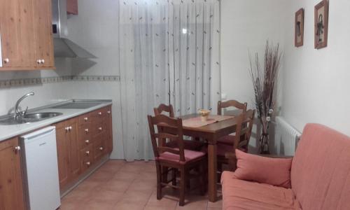 Konyha, Apartamentos Serrano in Ribagorda