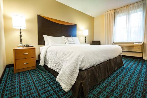 Fairfield Inn and Suites by Marriott Portsmouth Exeter - image 2