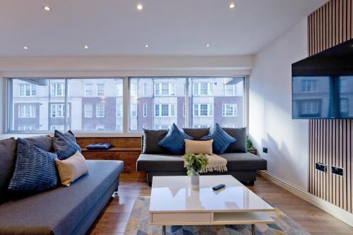 Imperial Queensway Apartment, London