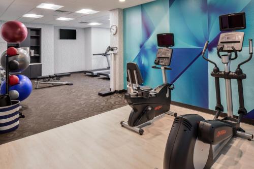 Fairfield Inn & Suites by Marriott Raleigh Cary - image 11