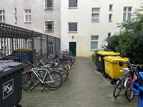 Typical Altbau in the heart of Berlin Wedding, Berlin (Foto 4)