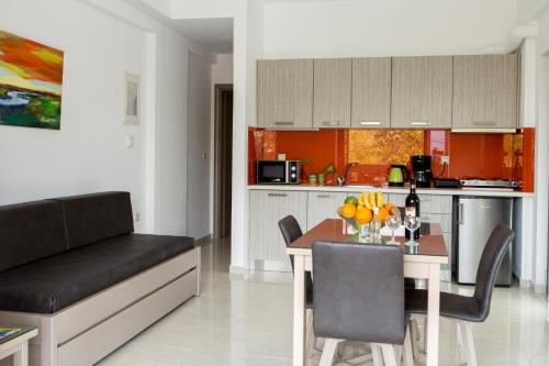  Angela Apartments, Pension in Kato Daratso