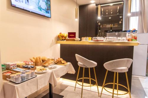 Adelaide Suite Dreams - image 8