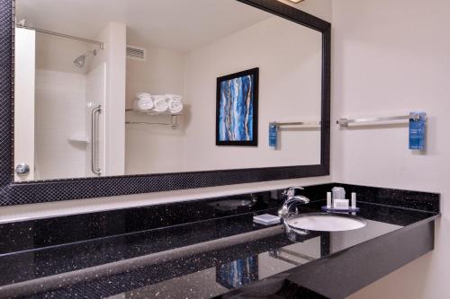 Fairfield Inn & Suites Raleigh-Durham Airport/Brier Creek - image 8